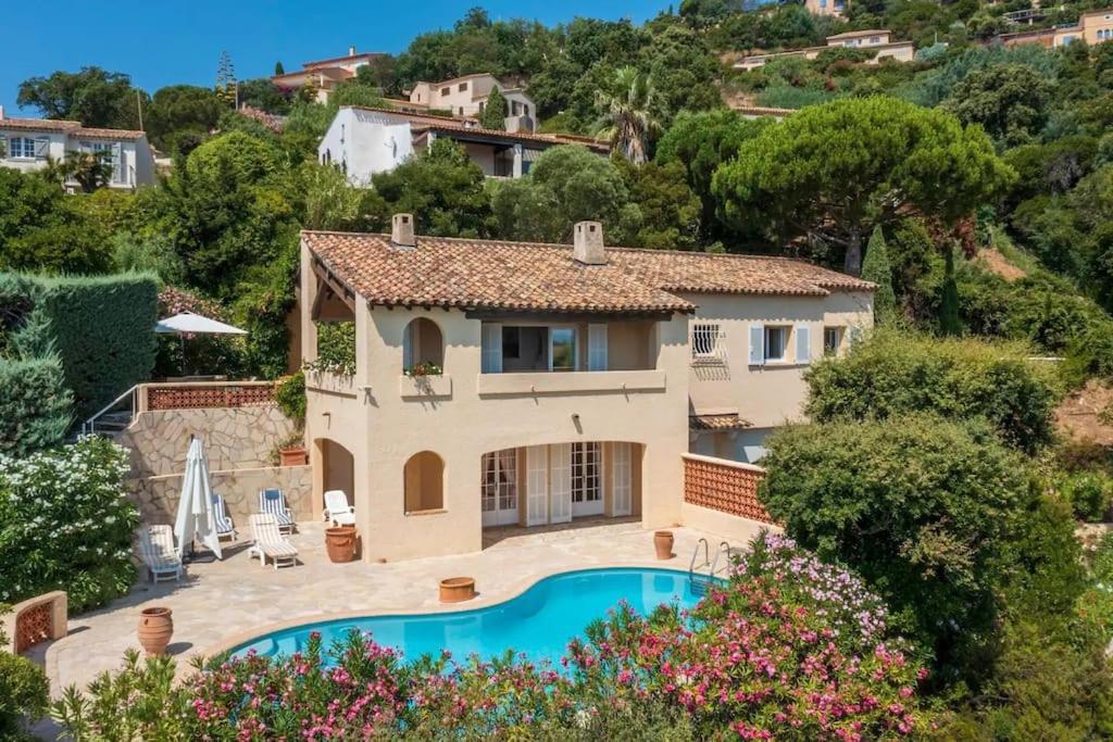 4-Star Private Villa With Heated Pool And Panoramic Sea View At Gulf De Saint Tropez Кавалер-сюр-Мер Экстерьер фото